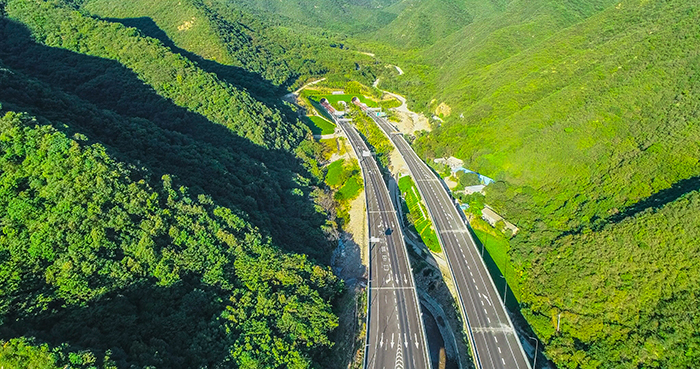 2延崇高速松山隧道